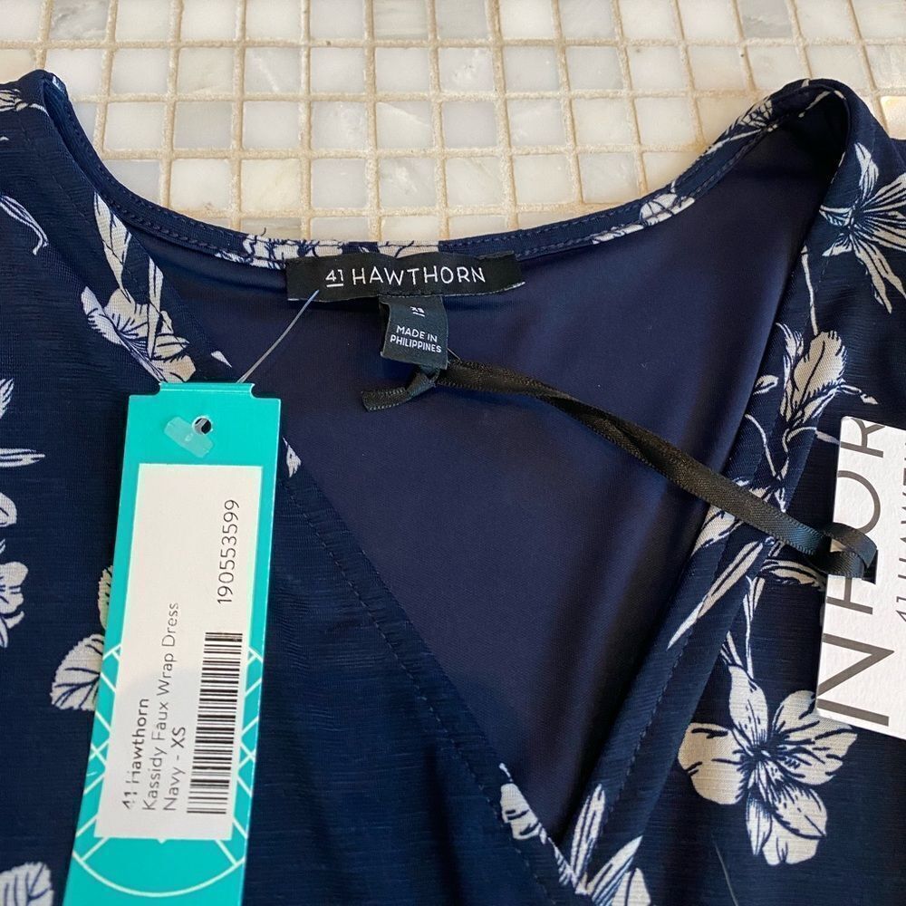 41 Hawthorn Faux Wrap Floral Dress NWT - Picture 4 of 9